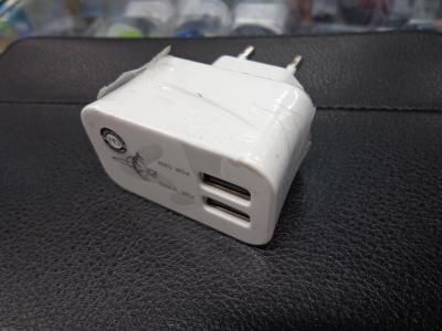 TOMADA COM 2 USB - 006